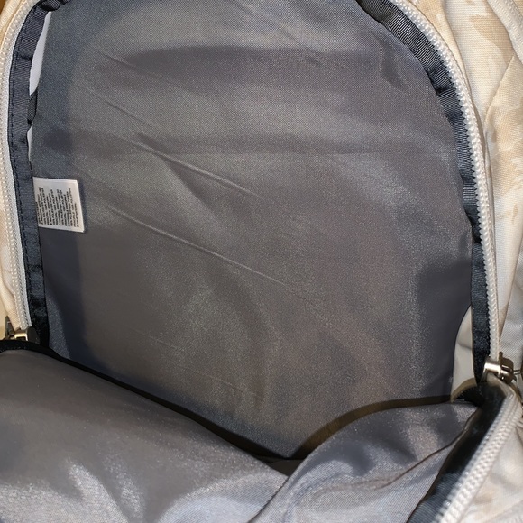 NWT The North Face Borealis Backpack - Picture 5 of 10